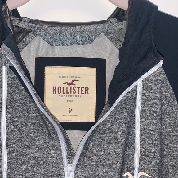 Hollister windbreaker - Picture 3 of 3